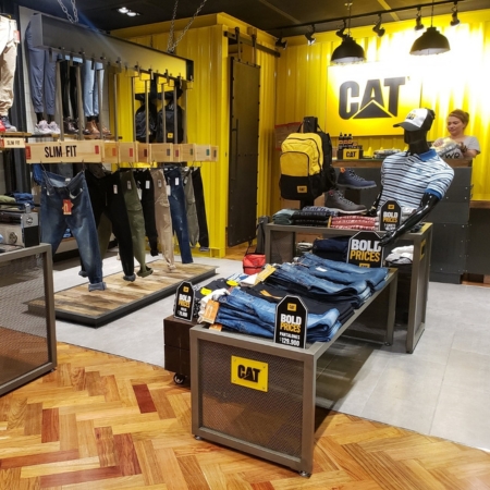 Mobiliario para tiendas de marca - Estanterias y puestos de pago 2 - ALGAMAR