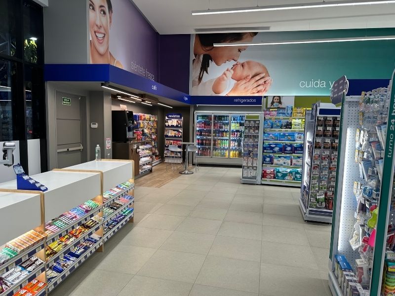 Mobiliario para cadenas de farmacia