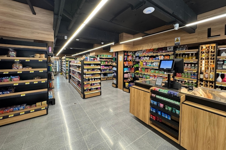 Mobiliario para supermercados independientes